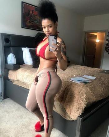 jillian, 25  female escort, Concord